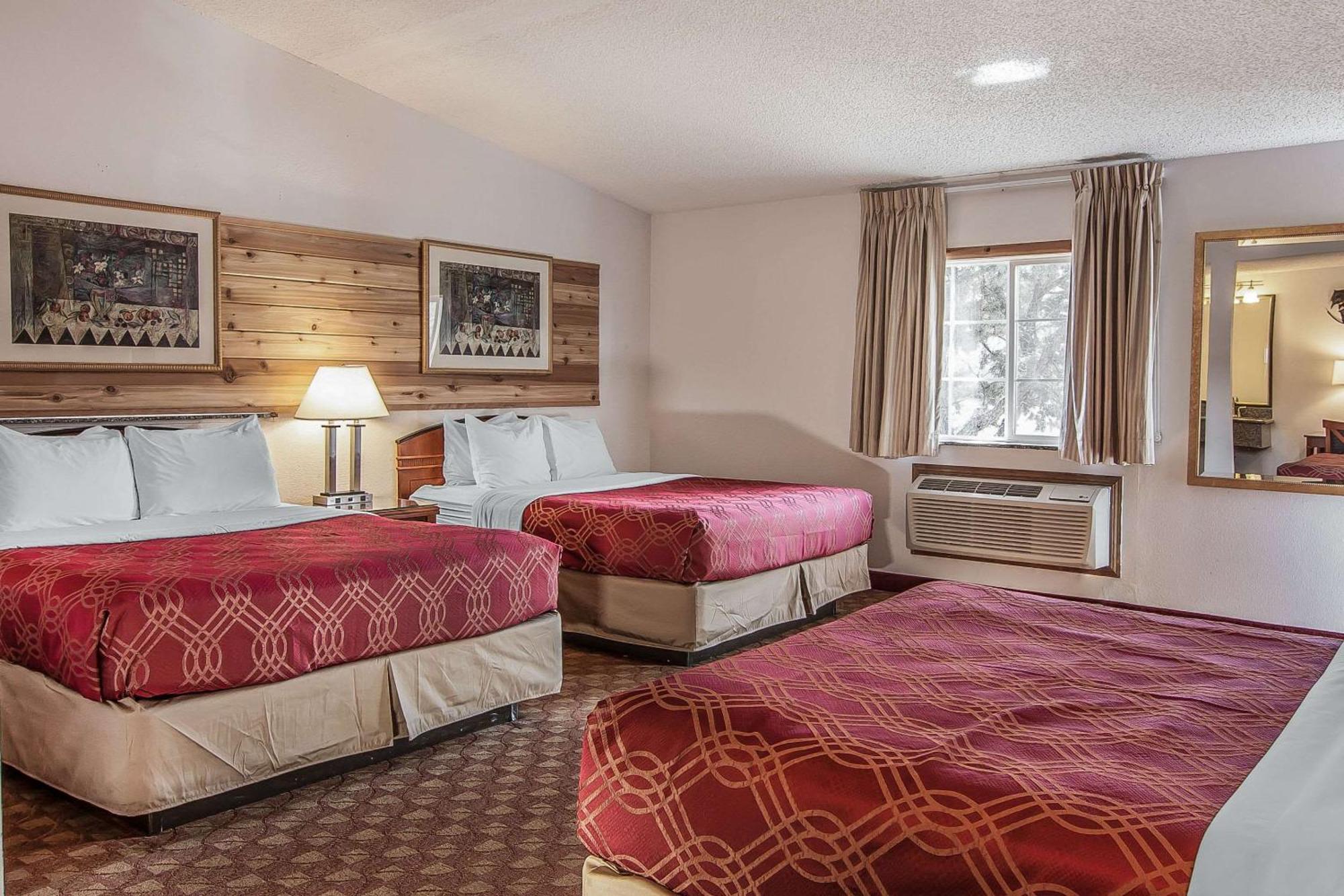 Econo Lodge Inn & Suites Madras Exteriér fotografie