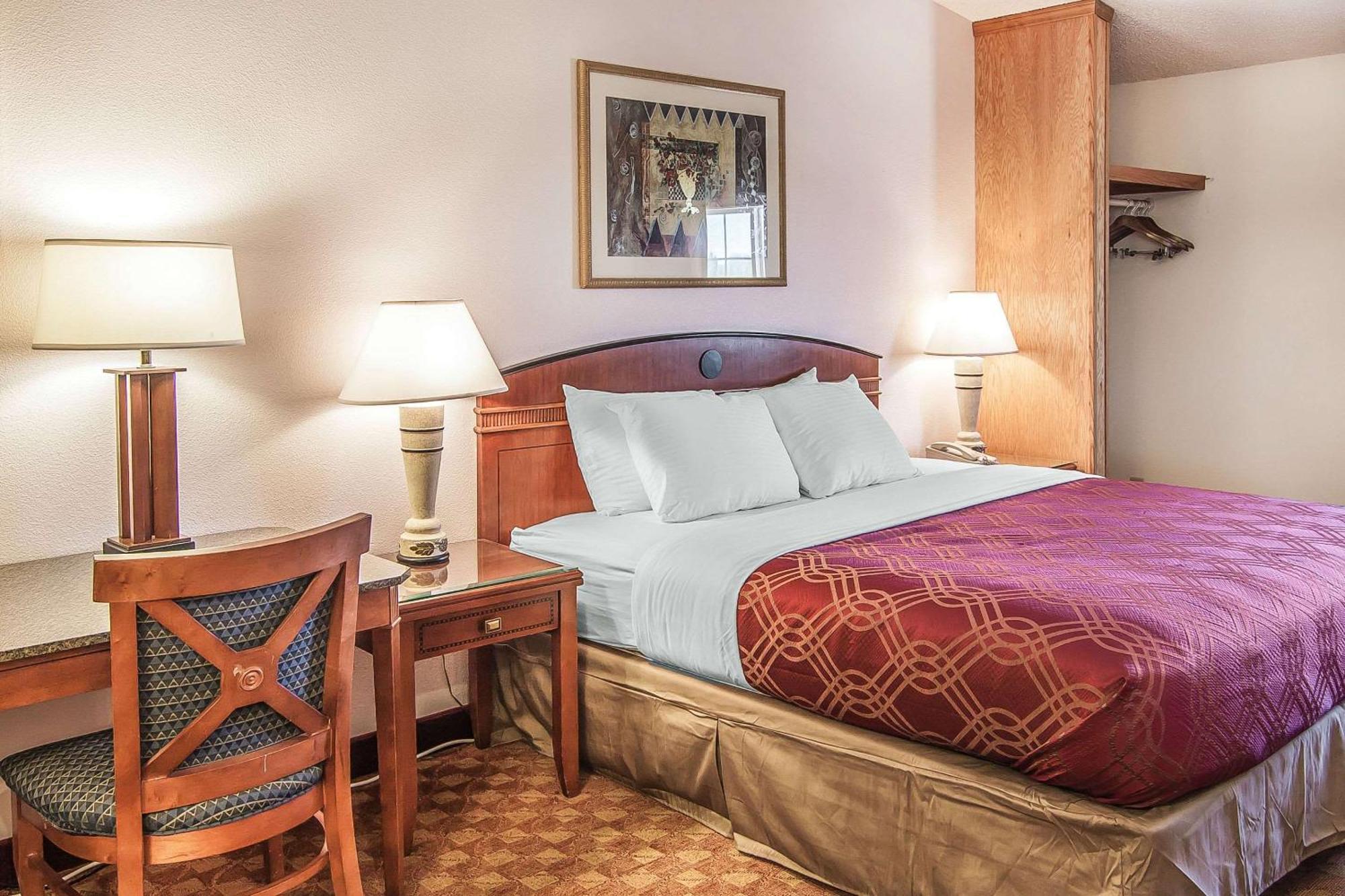 Econo Lodge Inn & Suites Madras Exteriér fotografie