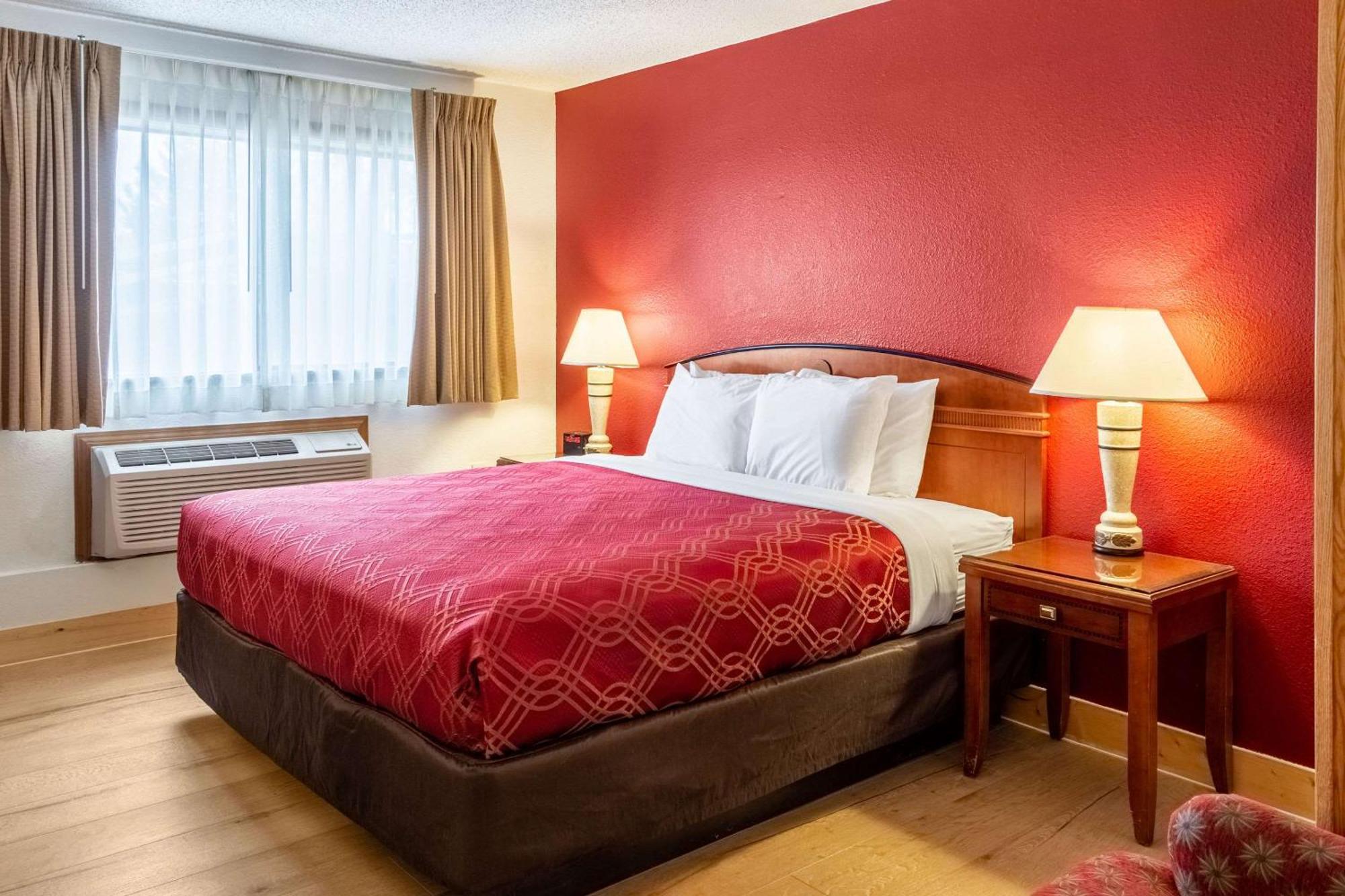 Econo Lodge Inn & Suites Madras Exteriér fotografie