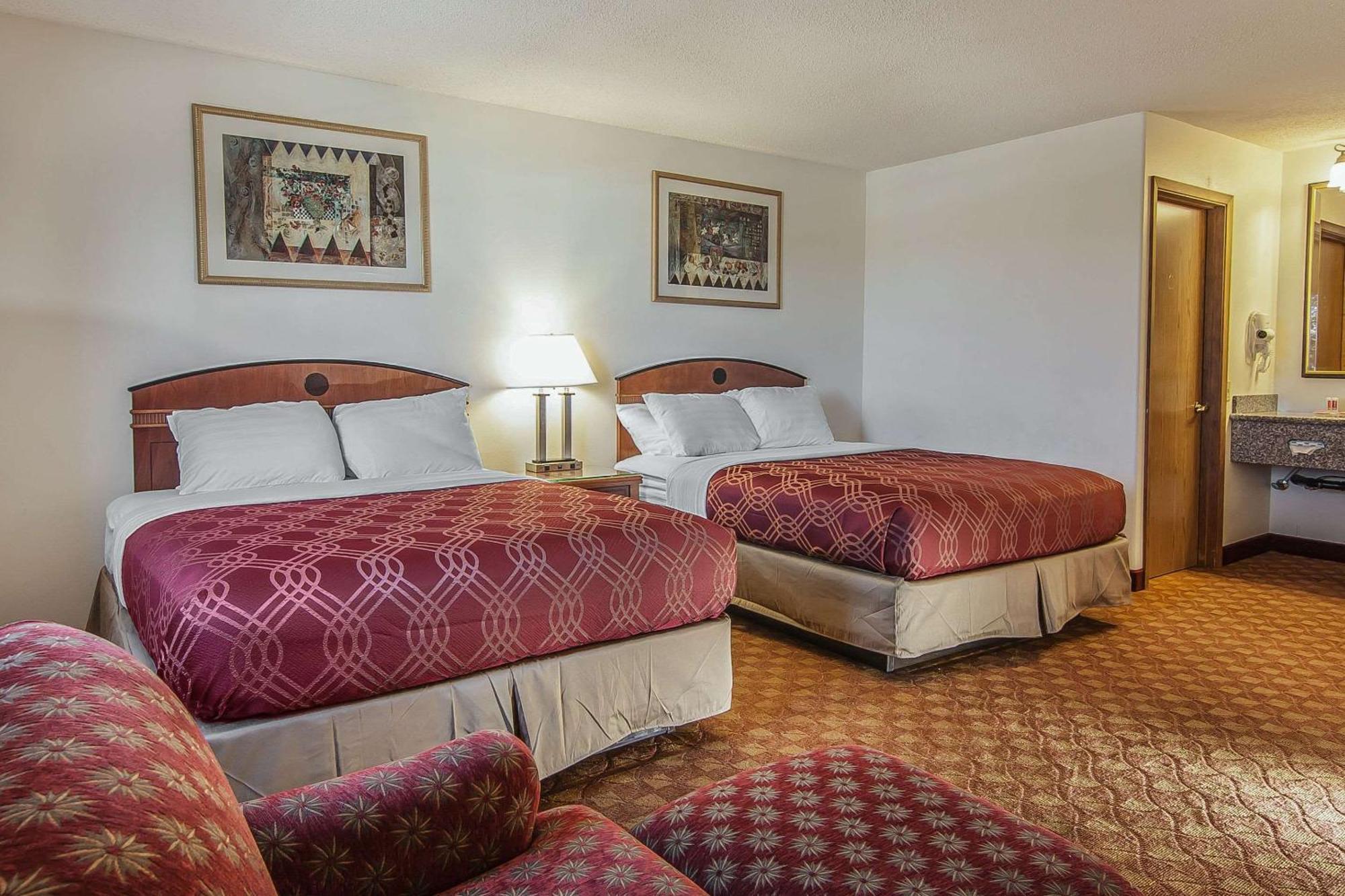 Econo Lodge Inn & Suites Madras Exteriér fotografie